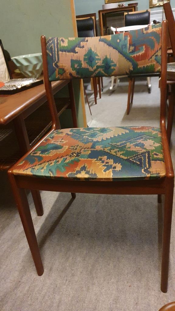 Bar stivhed Vær stille 6 spisebordsstole fra Uldum Møbelfabrik – Antik og Gamle Møbler