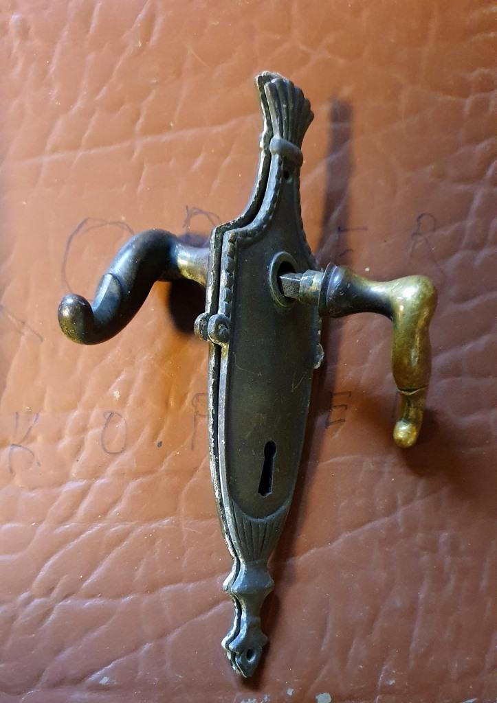 Antikke dørhåndtag – flere forskellige