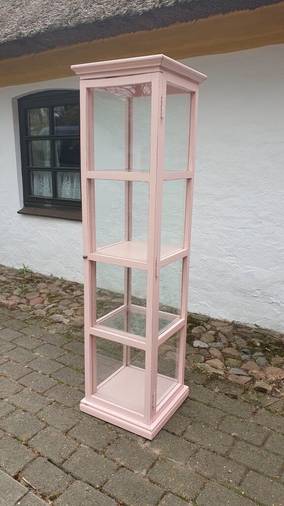 Glasvitrine – udstillingsskab